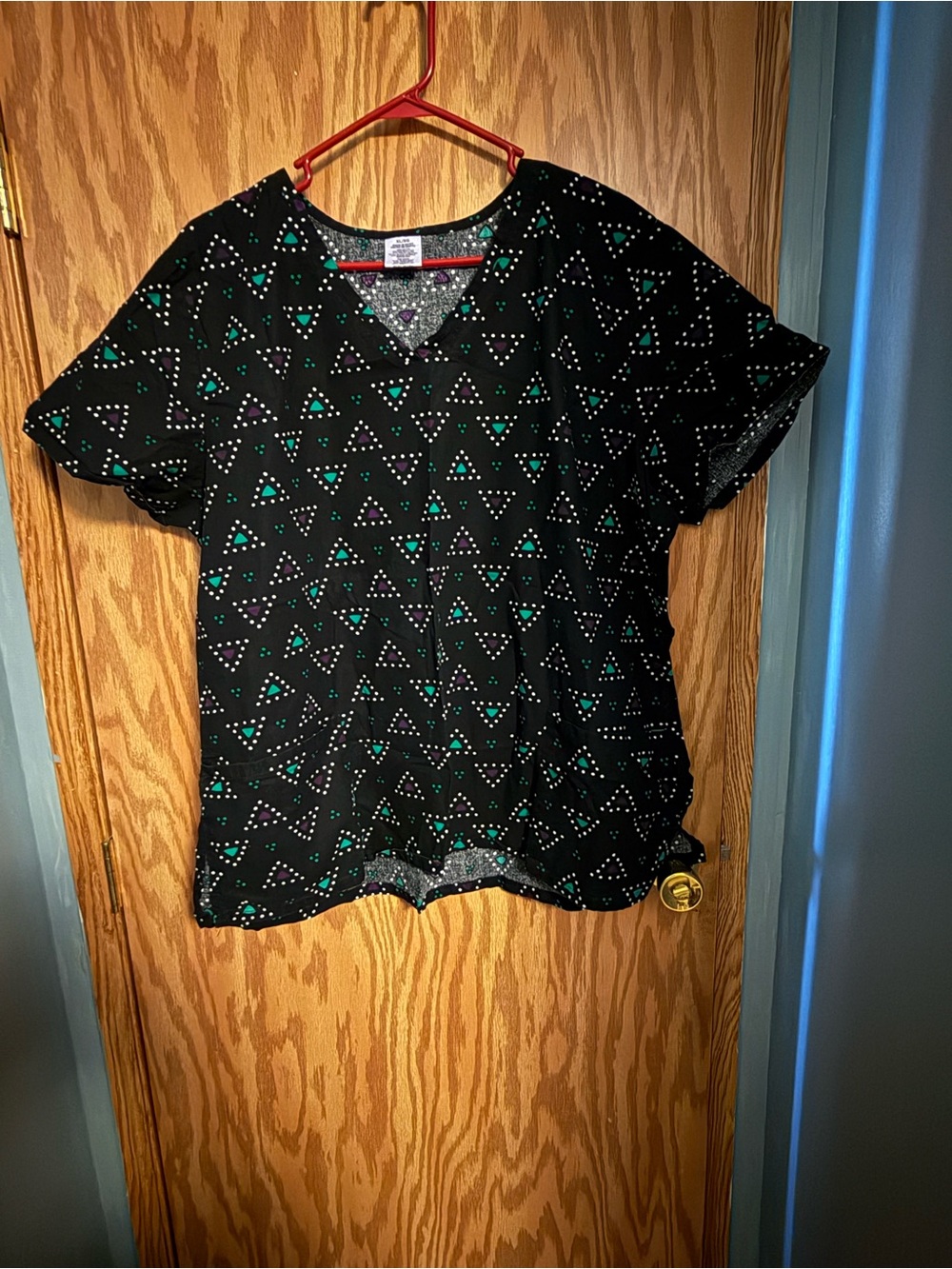 Black & Purple triangle XL scrub top